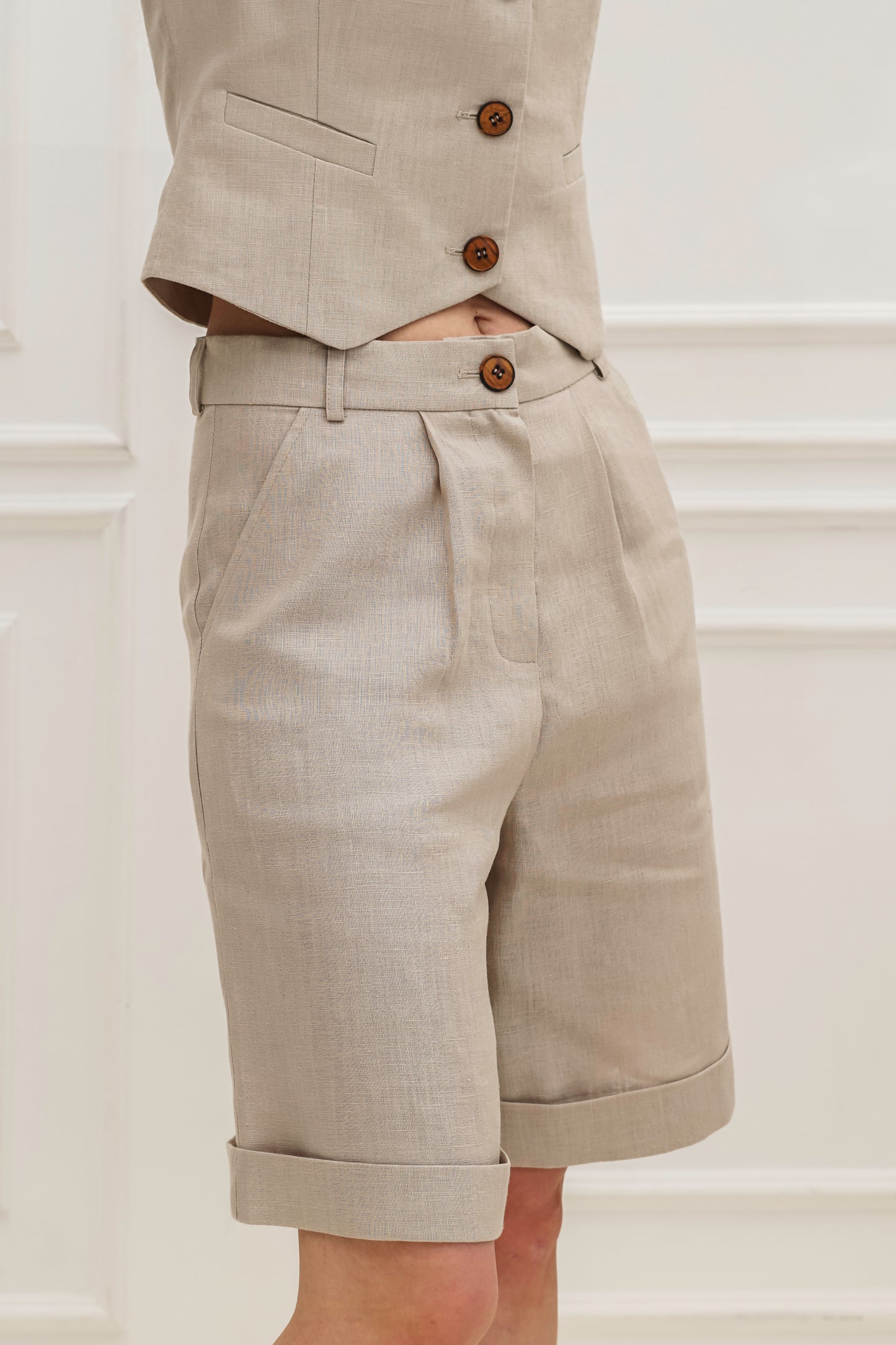 Women's linen shorts