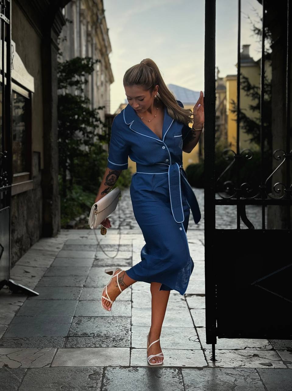 Embroidered Linen Dress With Short Sleeves in Blue